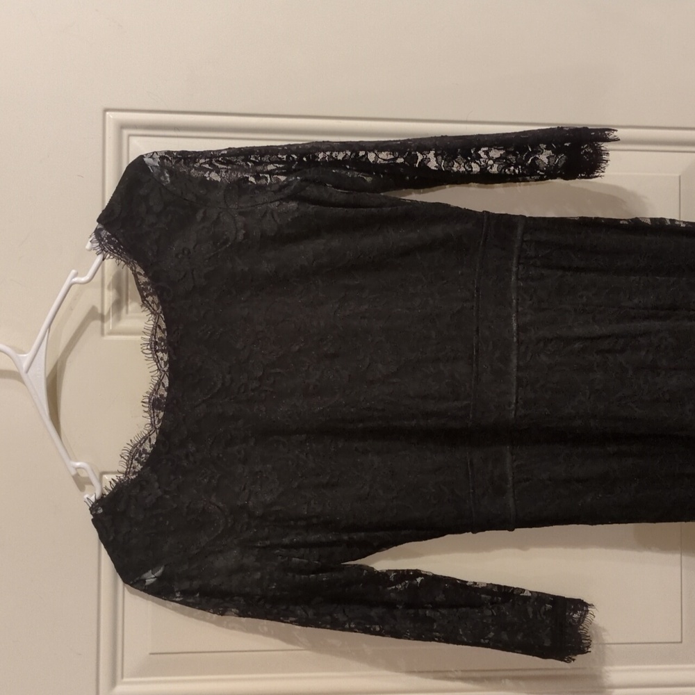 Effortless Elegance: Embrace Your Curves in the Rephyllis Black Lace Maxi Dress